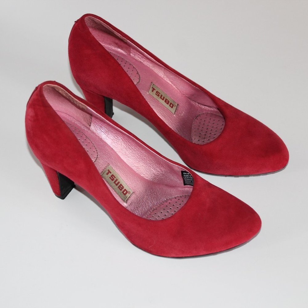 Tsubo Red Suede Heels